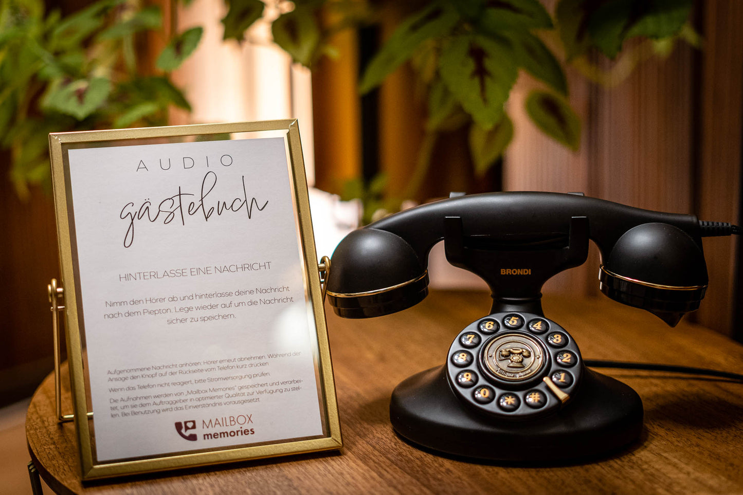 Audio-Gästebuch Telefon "The Elegant" mit goldenem Aufsteller